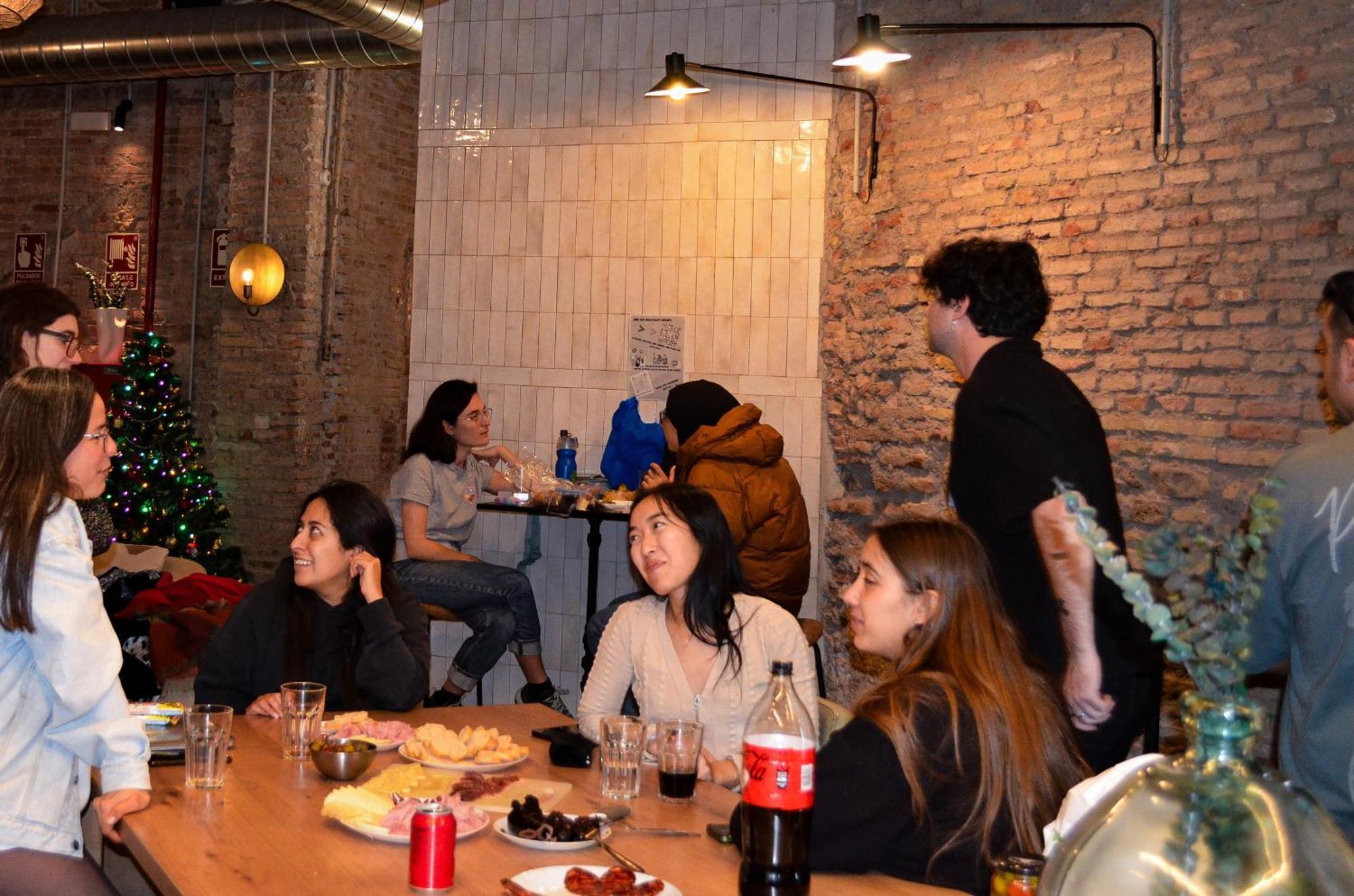 Black Swan Hostel Granada — Photos 2